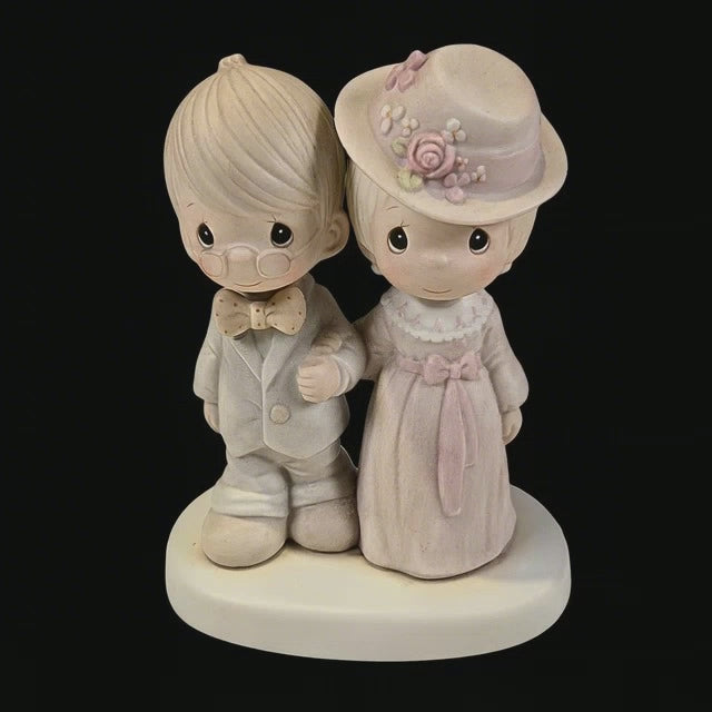 Vintage Precious Moments "GOD BLESS Our Family" Figurine 1986 No. 100501 No Box